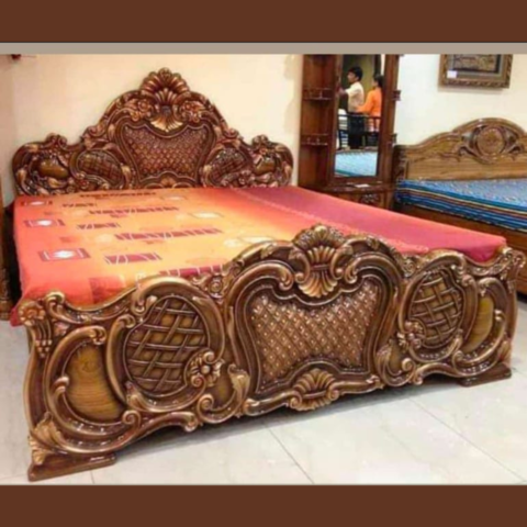 Natural Art & Crafts Wooden King Size Bed Teak Wood with Luxury Carving Work and Beautiful interiors for Royal Bedrooms